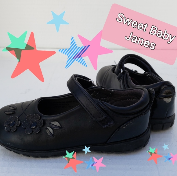 Black Mary Janes - Picture 5 of 7